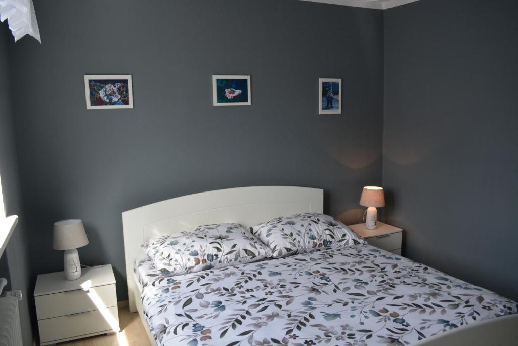 Retro vila room 3